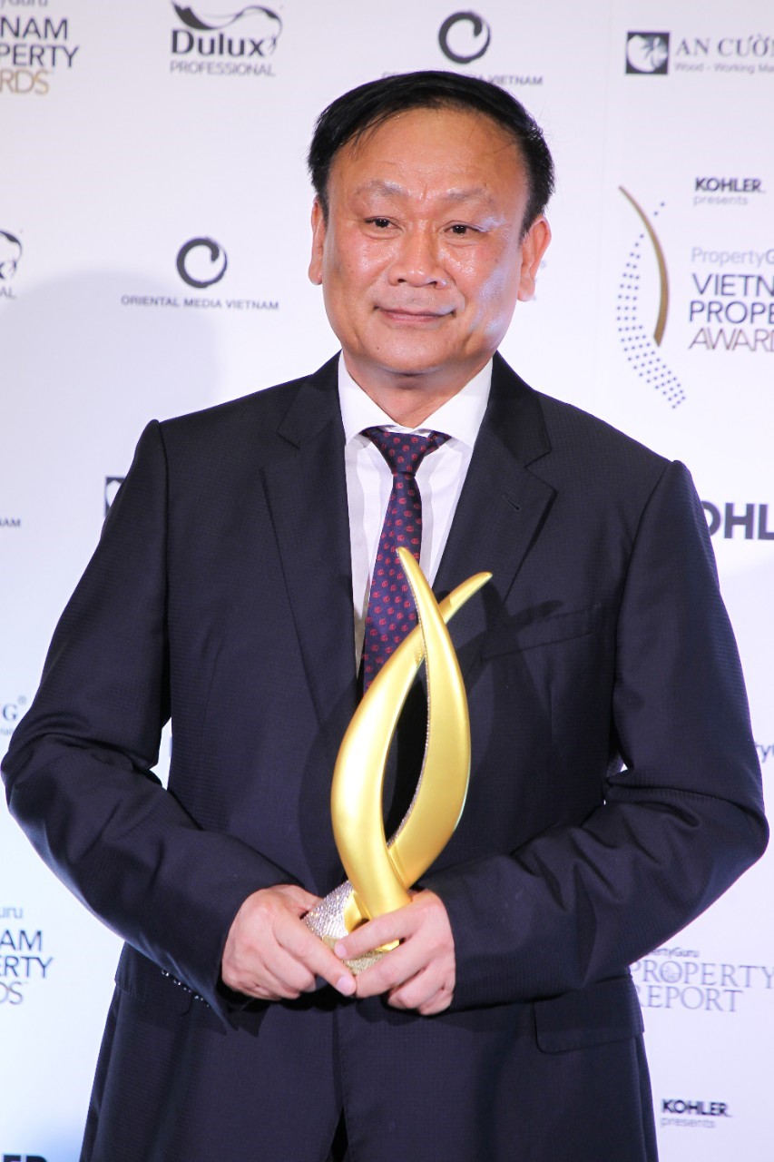 Huỳnh Bá Lân vinh dự nhận giải thưởng cá nhân đặc biệt cao quý: Real Estate Personality of the Year.