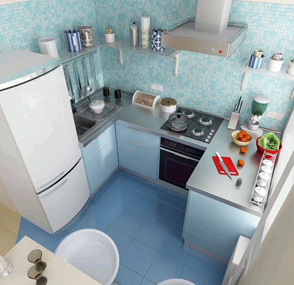 Phòng bếp này rất chật nhưng gia chủ vẫn chú ý bố trí bếp đun cách xa chậu rửa và tủ lạnh để tránh bị Thủy khắc.