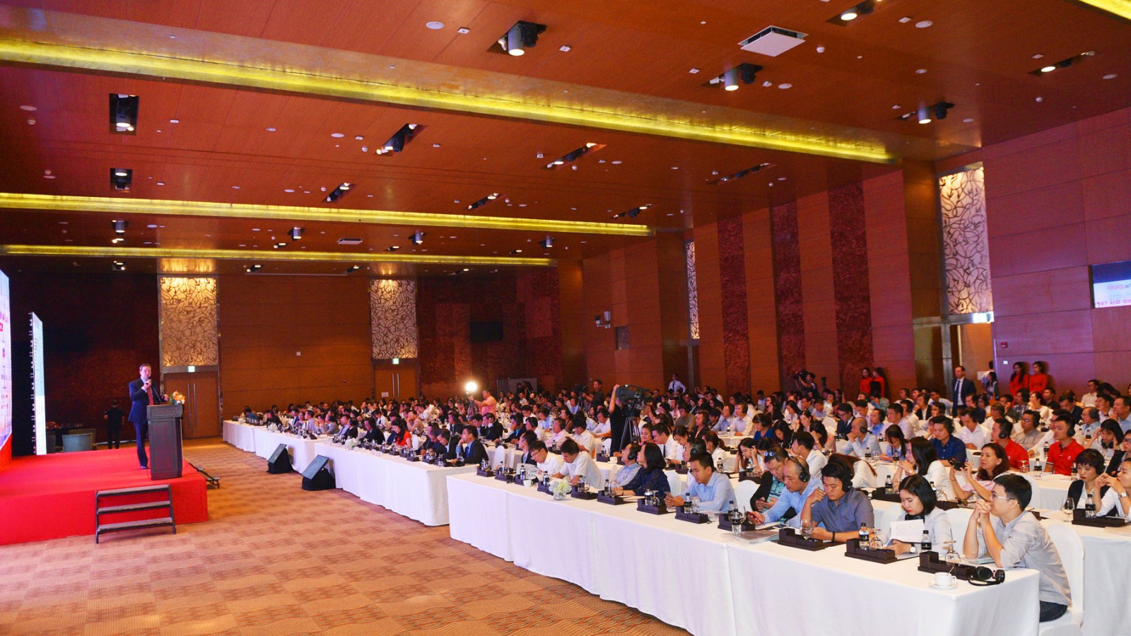 Hội thảo thu hút sự quan tâm tham dự của hơn 500 người là các nhà quản lý, nhà phân tích và nhà kinh doanh bất động sản