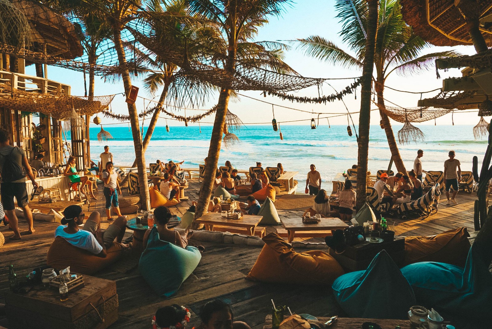 Bali sẽ mang đến cho bạn cảm giác của không gian tuyệt mỹ, của hội hè náo nhiệt và cả của những trải nghiệm mua sắm bất tận