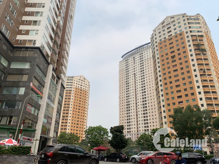 Hiện nay, mật độ dân cư tại Khu đô thị Trung Hoà - Nhân Chính đã gấp đôi so với quy hoạch được duyệt lần đầu.