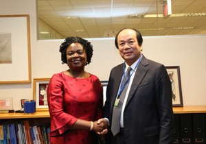 Bộ trưởng, Chủ nhiệm VPCP Mai Tiến Dũng làm việc với bà Victoria Kwakwa - Phó Chủ tịch WB. - Ảnh: VGP
