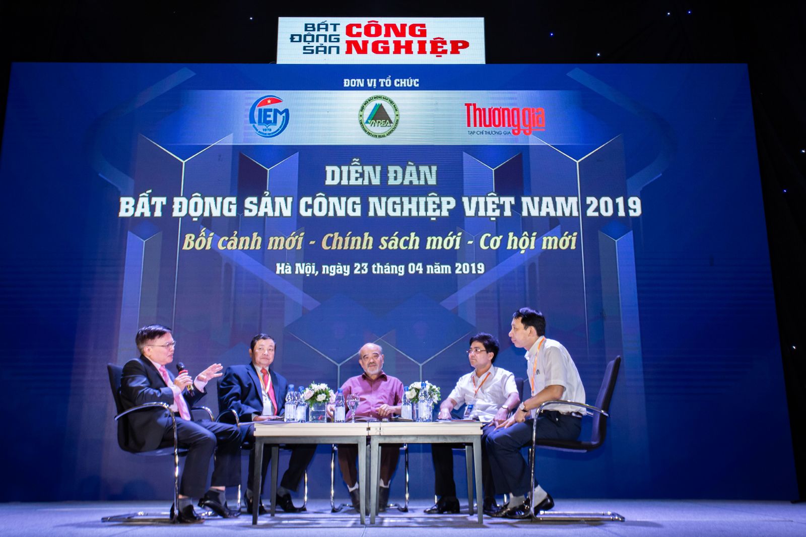 (Các chuyên gia, diễn giả tại Diễn đàn Bất động sản Công nghiệp Việt Nam)
