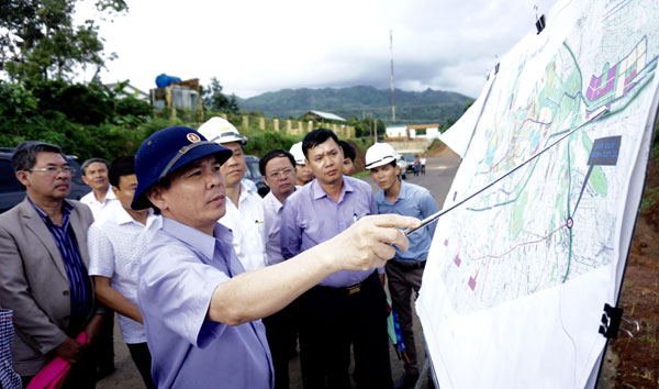 Bộ trưởng Nguyễn Văn Thể kiểm tra các tuyến tránh đường Hồ Chí Minh qua trung tâm thành phố và thị trấn 2 tỉnh Gia Lai, Đắk Lắk