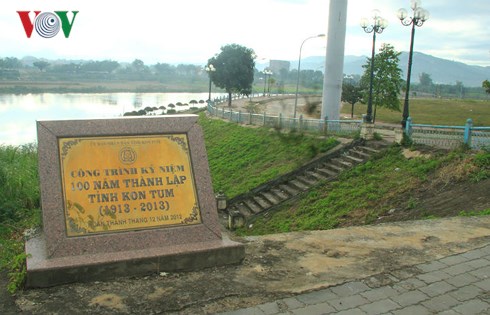 Công trình bờ kè kỷ niệm 100 năm thành lập tỉnh Kon Tum