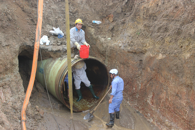 Đường ống dẫn nước sạch sông Đà gặp sự cố lần thứ 19 (Ảnh minh họa: Nguyễn Dương).