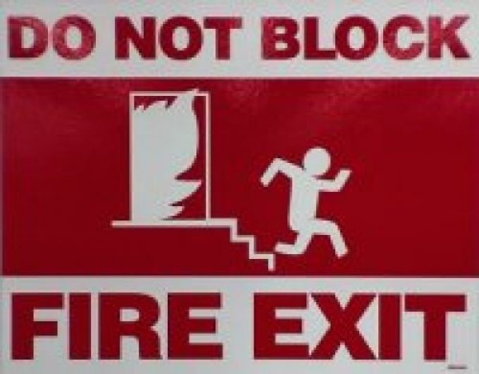 Luôn biết chính xác lối thoát hiểm ở đâu nếu muốn sống sót khi hỏa hoạn. (Ảnh minh họa: nguồn internet)