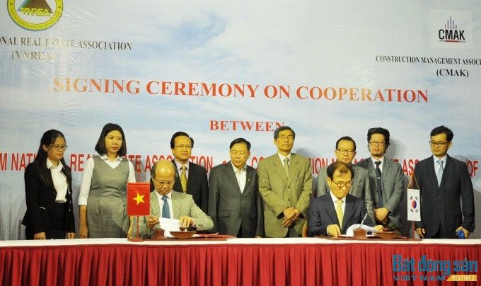  Lãnh đạo hiệp hội BĐS Việt Nam và Hiệp hội Quản lý xây dựng Hàn Quốc ký bản ghi nhớ hợp tác. 