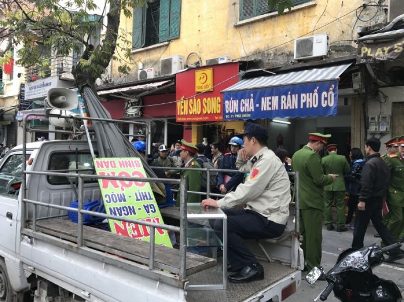 Hà Nội và TP. Hồ Chí Minh đang lập lại trật tự vỉa hè.