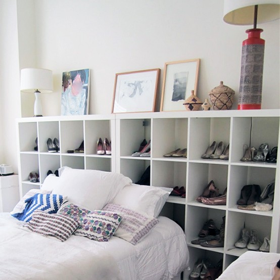 Để giày trong phòng ngủ tác động xấu lên cuộc sống hôn nhân của gia chủ.