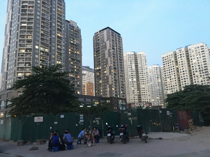 Mật độ dầy đặc các tòa nhà chung cư tại khu đô thị Trung Hòa – Nhân Chính.