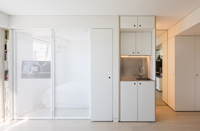 Áp dụng cách thiết kế của người Nhật, căn hộ 24m² trở nên rộng rãi và thoáng mát đến khó tin - Ảnh 3.