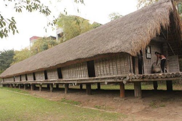 Nhà ở truyền thống ở Tây Nguyên (Việt Nam) (Nguồn: www.vov.vn)