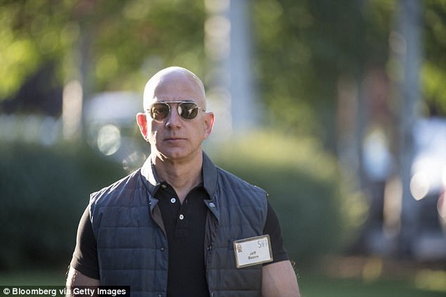  p/Jeff Bezos sở hữu khối tài sản gần 90 tỉ USD.