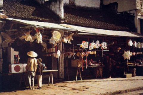 Cửa hàng bán đồ chơi Trung thu ở Hà Nội đầu thế kỷ 20