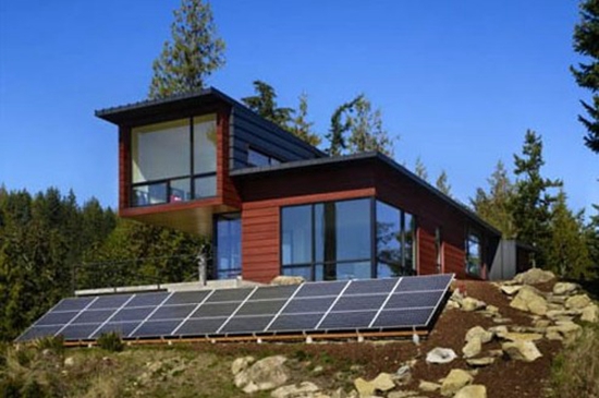 Tấm pin mặt trời được thiết kế tách biệt với ngôi nhà Chuckanut Rodge.