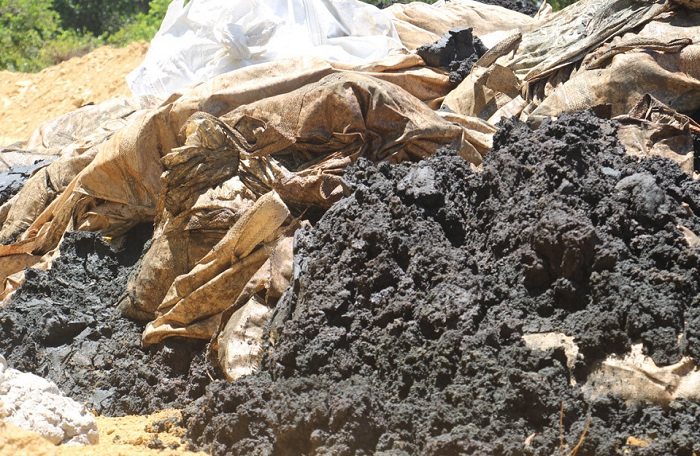 Formosa Hà Tĩnh bị phạt 560 triệu đồng vì chôn chất thải nguy hại.