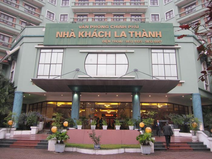 Khách sạn La Thành