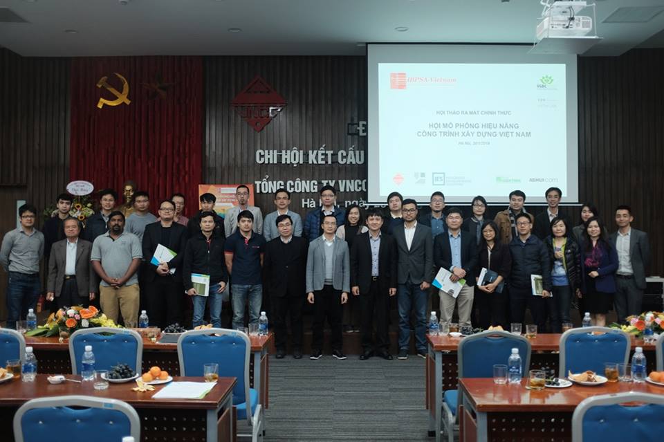 Các chuyên gia tham dự lễ ra mắt Hội mô phỏng hiệu năng công trình xây dựng Việt Nam. 