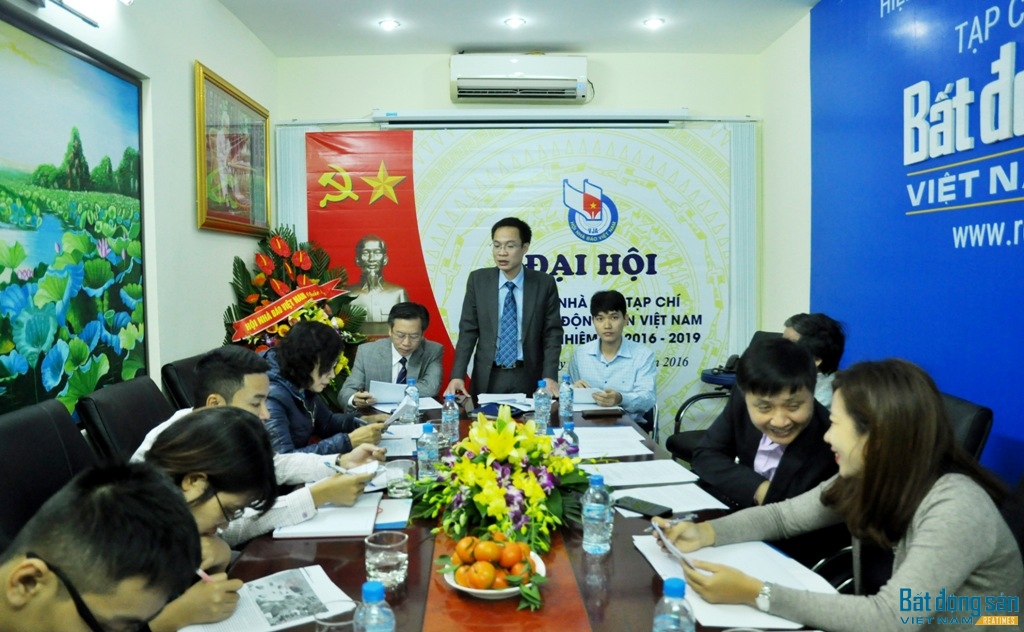 ông Phạm Nguyễn Toan – Tổng Biên tập, Thư ký chi hội lâm thời của Tạp chí cho biết, Tạp chí điện tử BĐS Việt Nam báo cáo kết quả tổng kết.