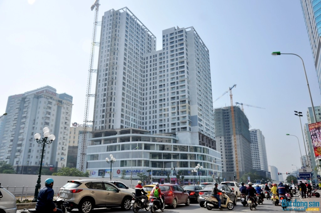 Dự án chung cư Hà Nội Center Point đang trong quá trình hoàn thiện và không đảm bảo an toàn