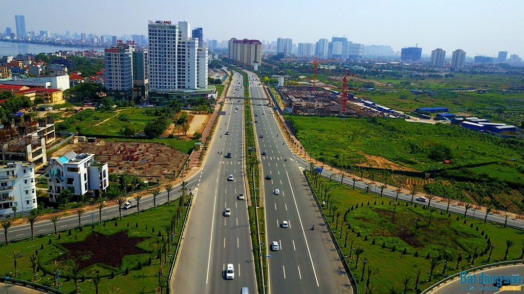 Cùng với cầu Nhật Tân, đường nối từ sân bay quốc tế Nội Bài đến cầu Nhật Tân và kết nối với trung tâm Thủ đô Hà Nội mang tên Đại tướng Võ Nguyên Giáp - được coi là con đường đối ngoại của quốc gia chính thức khánh thành sáng nay