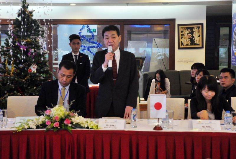Ông Eiji Aoki, đại diện phía Nhật Bản phát biểu tổng kết phiên làm việc.