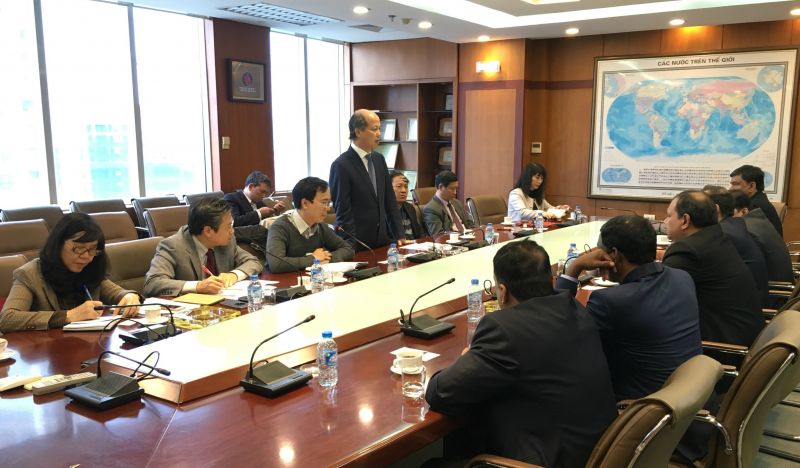 Tại buổi làm việc, Chủ tịch Hiệp hội BĐS Việt Nam đã giới thiệu khái quát với đoàn đại biểu Ấn Độ về Hiệp hội BĐS Việt Nam cũng như tình hình thị trường BĐS Việt Nam trong mấy năm trở lại đây. 