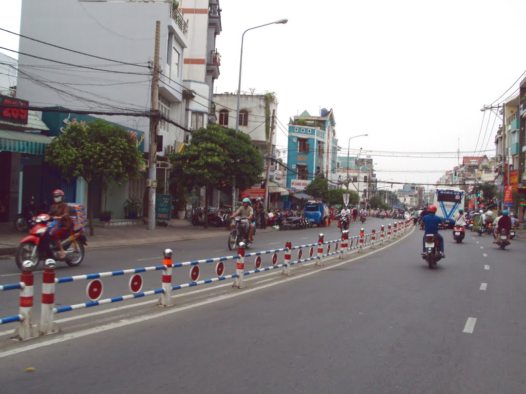 đường Nguyễn Thái Sơn - con đường nằm trung tâm của quận này - chỉ có giá từ 11,8 triệu - 20 triệu đồng/m2. 
