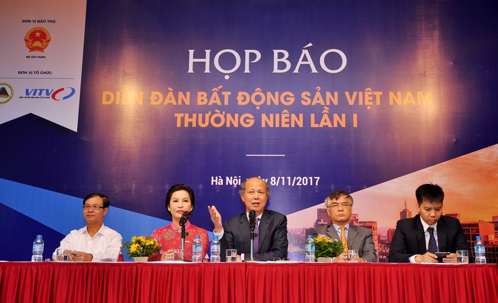 ông Hà Quang Hưng, Cục phó Cục Quản lý nhà và Thị trường bất động sản (Bộ Xây dựng) Hà Quang Hưng đưa ra tại cuộc họp báo thông tin về Diễn đàn Bất động sản Việt Nam thường niên lần thứ nhất