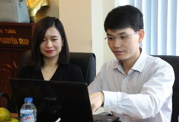 Bà Nguyễn Hoài An, Giám đốc Bộ phận tư vấn và nghiên cứu CBRE Hà Nội (áo đen)