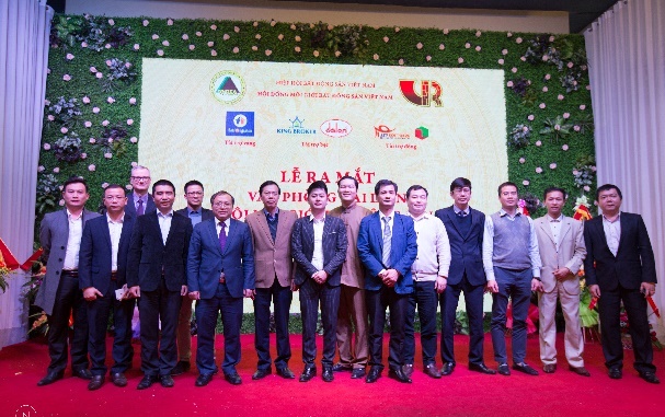 Buổi ra mắt Văn phòng Hội môi giới Việt Nam tại Tỉnh Thanh Hóa đã diễn ra thành công tốt đẹp với sự quan tâm ủng hộ của lãnh đạo các cấp và các đơn vị, cá nhân hành nghề môi giới tại địa phương.