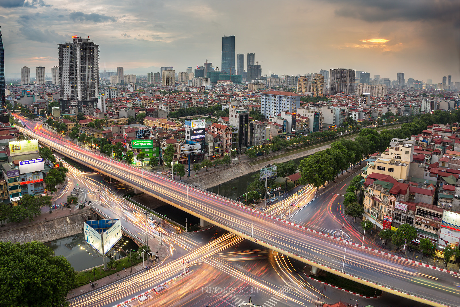 Việt Nam là một trong các quốc gia có tốc độ đô thị hóa khá nhanh trong khu vực Đông Nam Á. 