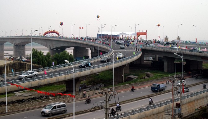Hạ tầng giao thông kết nối kèm theo nhiều tiện ích cao cấp đã thu hút một lượng dân cư đáng kể