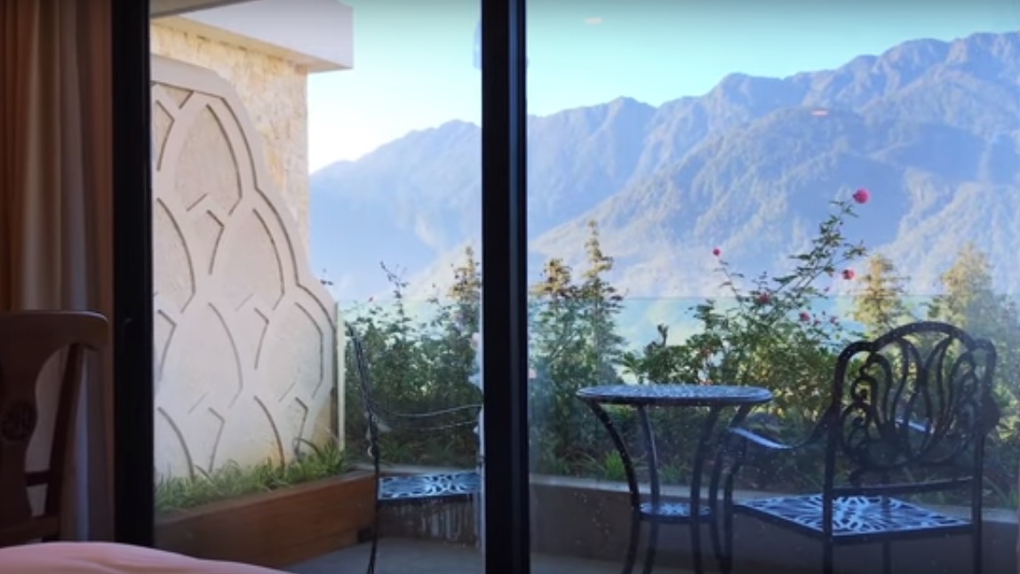 Tầm nhìn tuyệt đẹp từ căn hộ khách sạn Silk Path Resort& Spa.