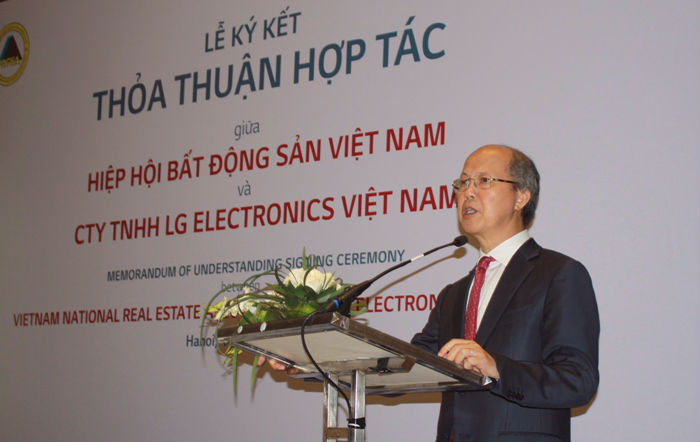 Ông Nguyễn Trần Nam phát biểu tại lễ ký kết.