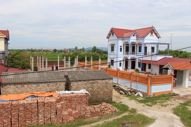 Ngôi nhà của ông Nguyễn Tiến Đích đã hoàn thành xây dựng từ đầu năm 2016. (Ảnh: H.V/Vietnam+)