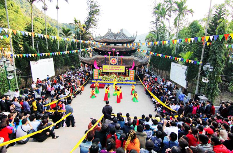 Lễ hội chùa Hương - Ảnh minh họa