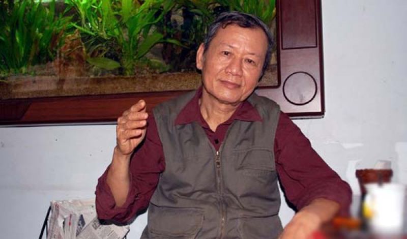 PGS. Nguyễn Văn Hùng trao đổi với phóng viên Reatimes. Ảnh: Vạn Xuân