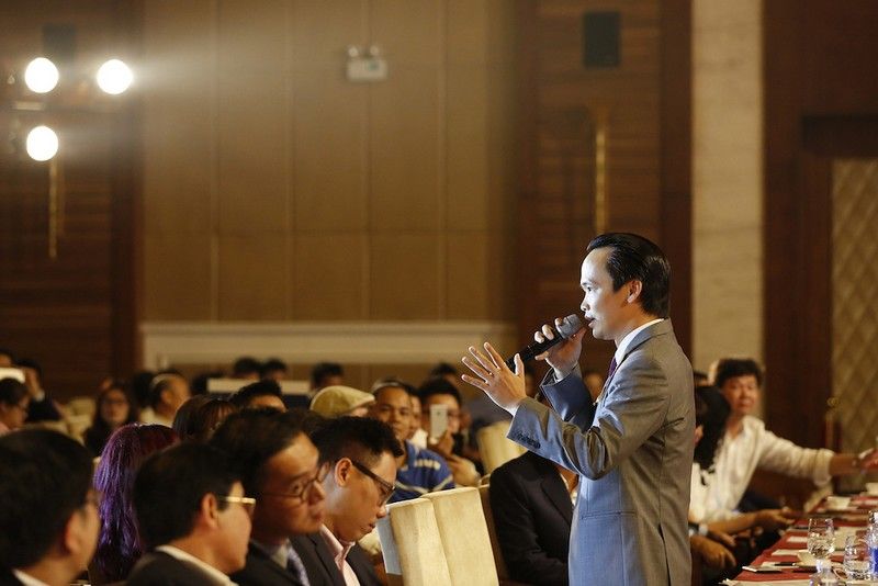 Ông Trịnh Văn Quyết - Chủ tịch HĐQT Tập đoàn FLC thẳng thắn trả lời những thắc mắc của nhà đầu tư