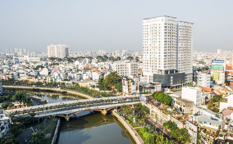The Prince Residence - Dự án đã bàn giao và “cháy hàng” tọa lạc trên đường Nguyễn Văn Trỗi, ngay cạnh cầu Công Lý