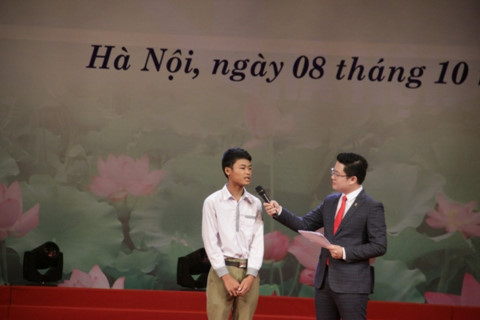  Em Hoàng Đức Mạnh chia sẻ: “ Em giúp bạn vì không muốn bạn nghỉ học”.p/-Ảnh: Duy Tiến- An ninh Thủ đô