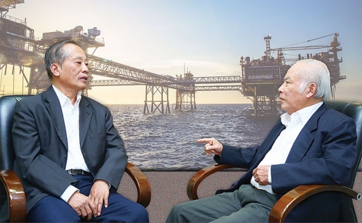 Ông Hồ Tế (bên phải) và ông Trần Ngọc Cảnh tại buổi trả lời phỏng vấn của Báo Năng lượng Mới (ảnh: Hiền Anh)