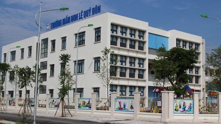 Trường Mầm non Lê Quý Đôn tọa lạc trong Khu đô thị Dương Nội rộng gần 3.500m2 với 12 lớp tiêu chuẩn.