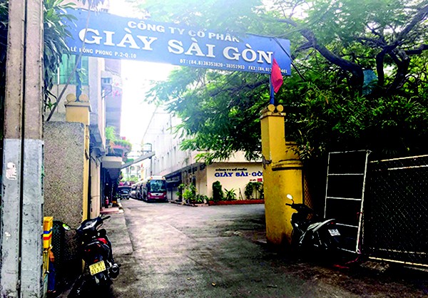 Việc CPH Cty Giày Sài Gòn đã dấy lên dư luận xung quanh việc thất thoát đất vàng sau CPH.