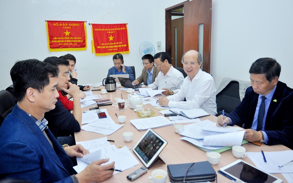 Chủ tịch Nguyễn Trần Nam làm việc với BTC 