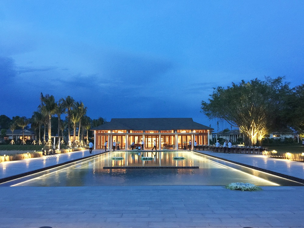 Khu nghỉ dưỡng sinh thái cao cấp Nova Phù Sa – Azerai Resort tại TP Cần Thơ được Tạp chí New York Times (Hoa Kỳ) đưa vào danh sách 14 khách sạn mới mở trên thế giới nên trải nghiệm trong năm 2018