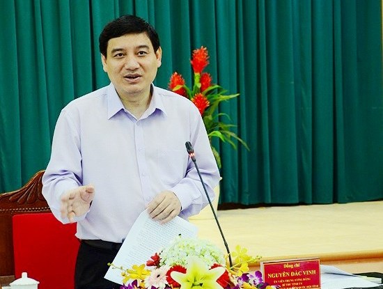 Bí thư Tỉnh ủy Nguyễn Đắc Vinh phát biểu tại cuộc làm việc