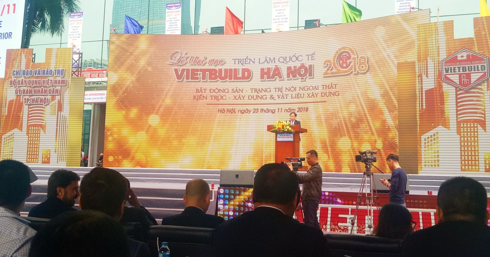 Thứ trưởng Bộ xây dựng Nguyễn Văn Sinh phát biểu tại Triển lãm
