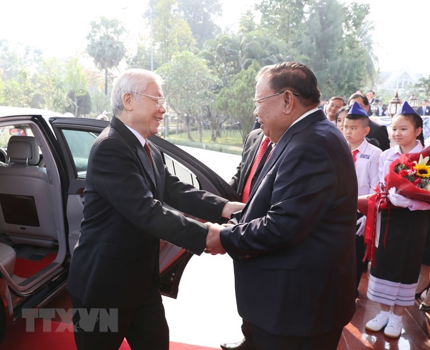 Tổng bí thư, Chủ tịch nước Lào Bounnhang Vorachith đón Tổng bí thư, Chủ tịch nước Nguyễn Phú Trọng